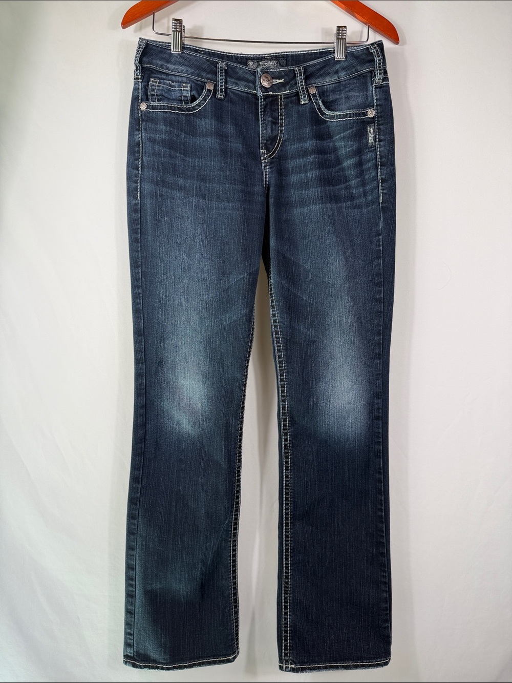 Silver Suki High Slim Boot Women's Boot Cut Jeans in Dark Blue. Size W 30/ L 33